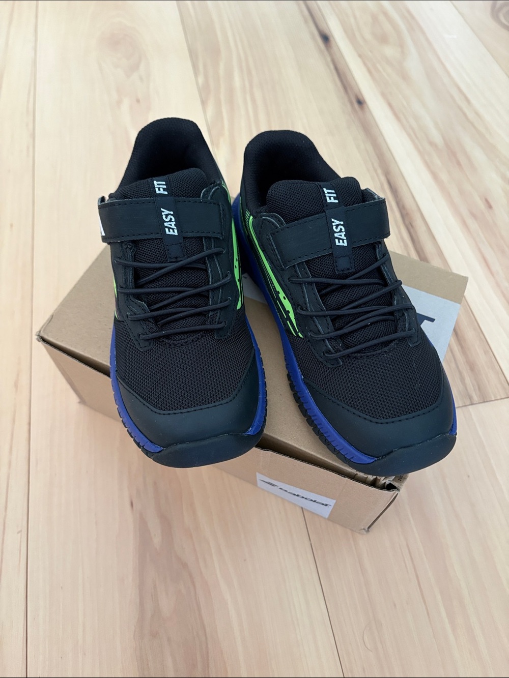 NEW IN BOX: Babolat Junior All Court Pulsion Tennis Sneakers size 1